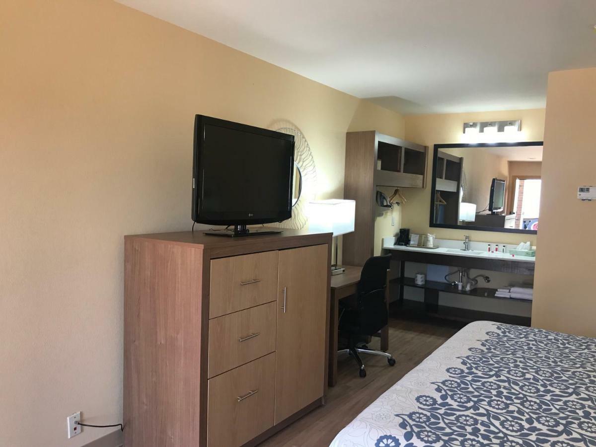 Days Inn By Wyndham Batesville Exterior foto